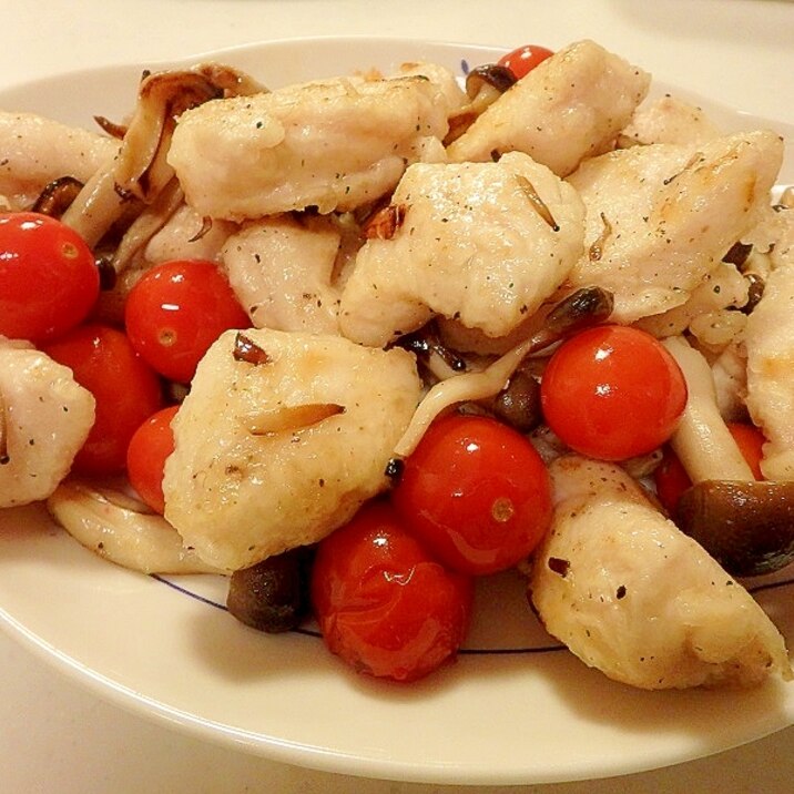 鶏むね肉とプチトマトのガーリック炒め